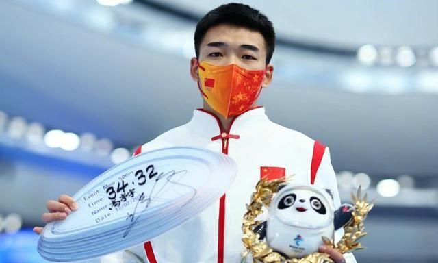 高亭宇北京冬奥会破纪录夺金 中国男子速滑首金诞生